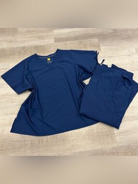 WonderWink Navy Blue Scrub Set